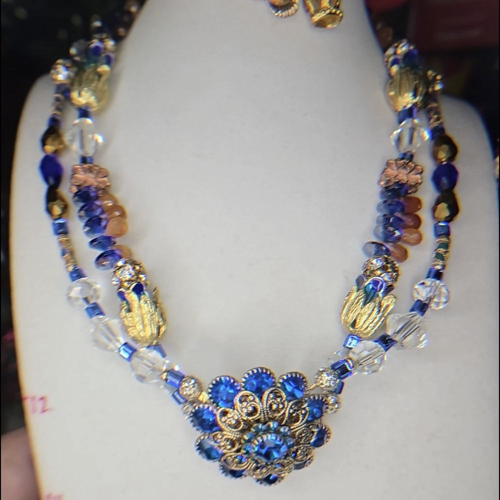 Artisan Statement Asian STYLE STONE & Crystal Necklace - Picture 8 of 13